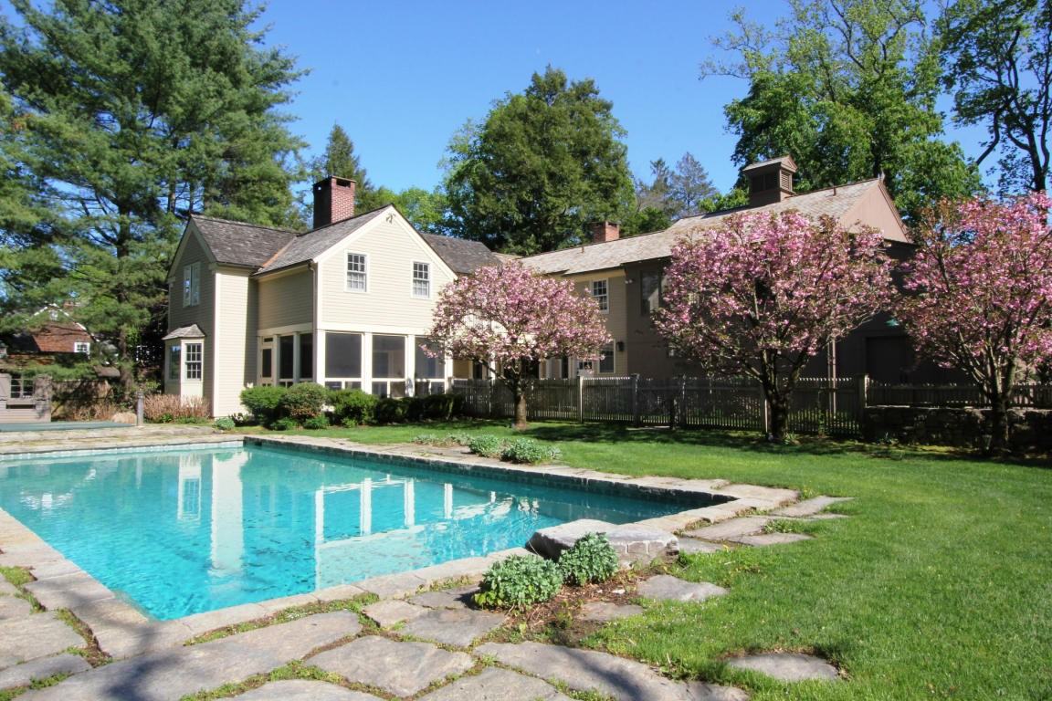 296 Carter St - Photo 2 of 29