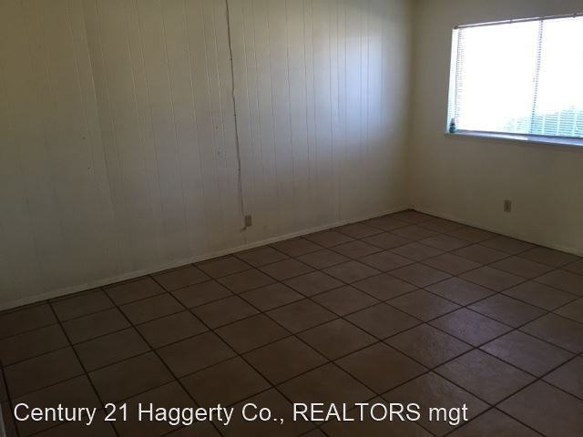 10349 Woodberry Ct - Photo 2 of 12