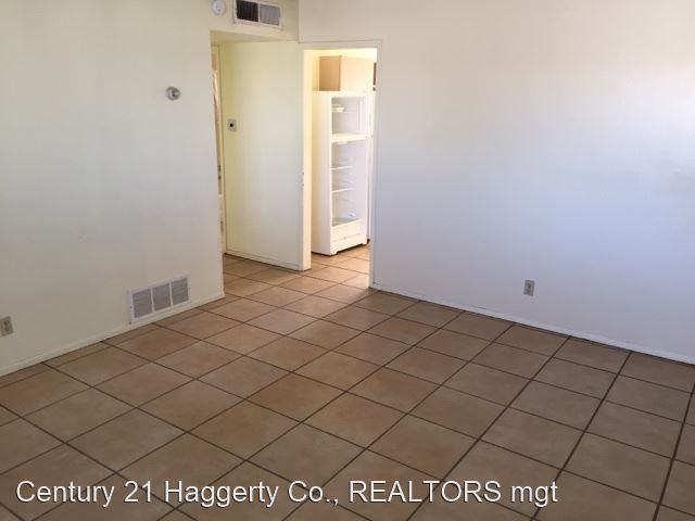 10349 Woodberry Ct - Photo 3 of 12