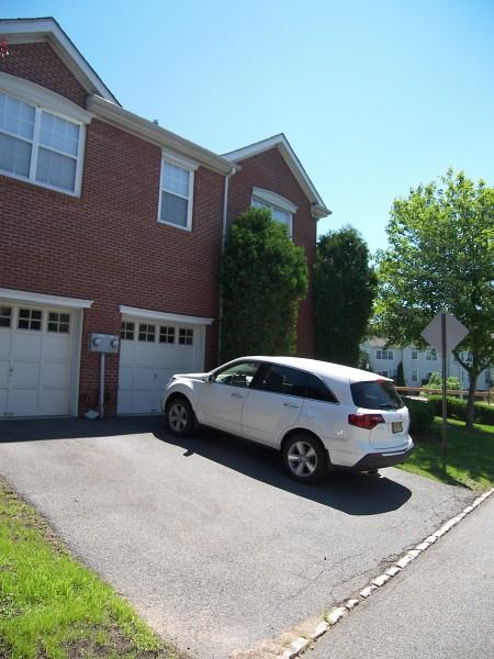 169 Gladstone Dr - Photo 3 of 17