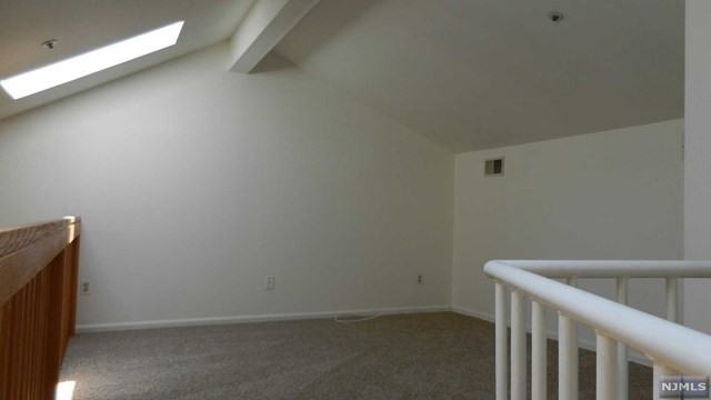 251 Cambridge Dr - Photo 3 of 5