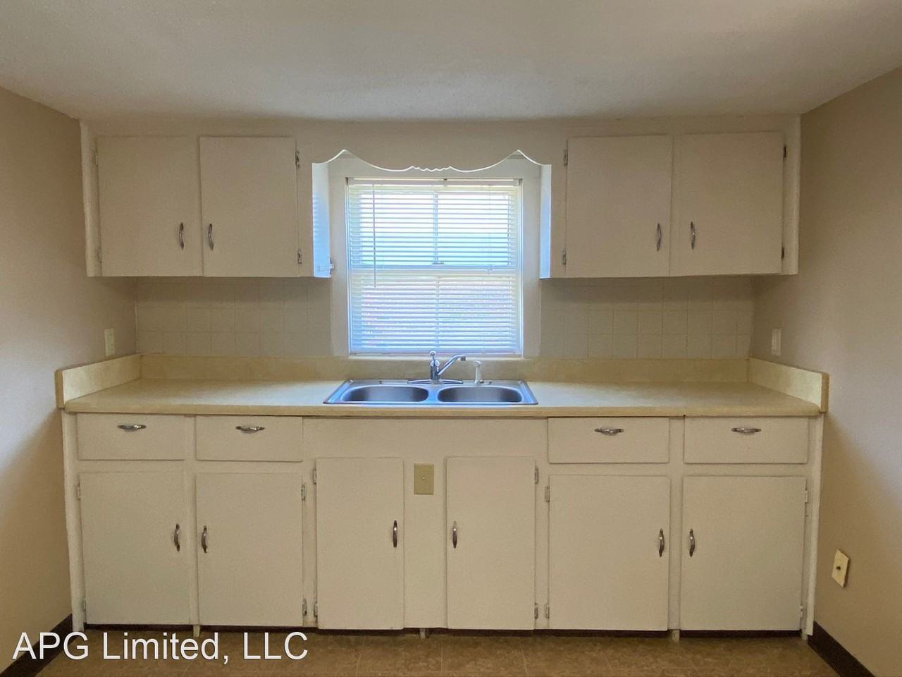 1009 Linden St - Photo 3 of 10