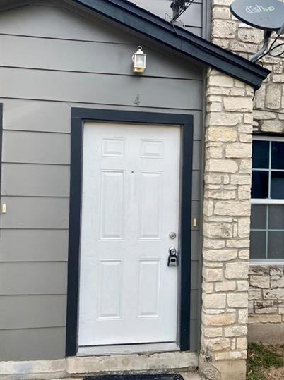 2902 Sweeney Lane - Photo 2 of 9