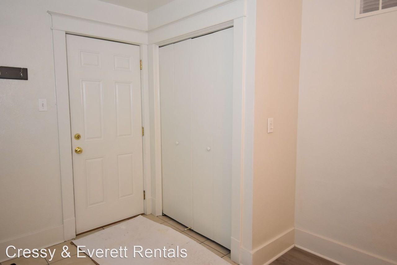 1529 Flake St - Photo 3 of 22