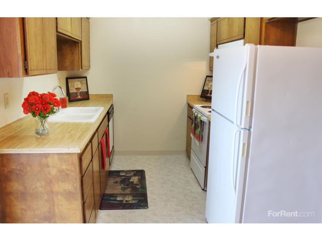 Creekside Apartments - Photo 3 of 11