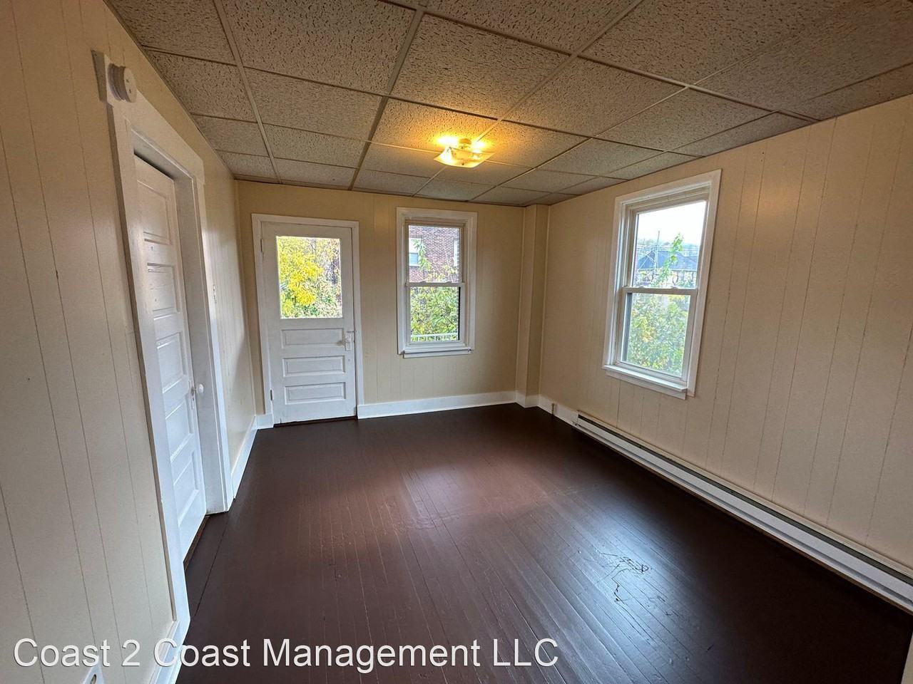 1606 Duss Ave - Photo 2 of 7