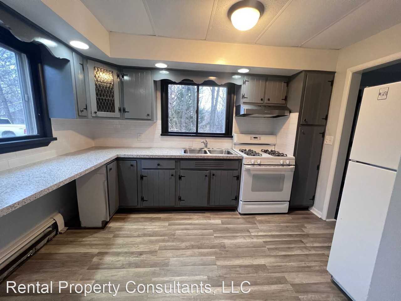 105 W Bridge St. - Photo 2 of 19