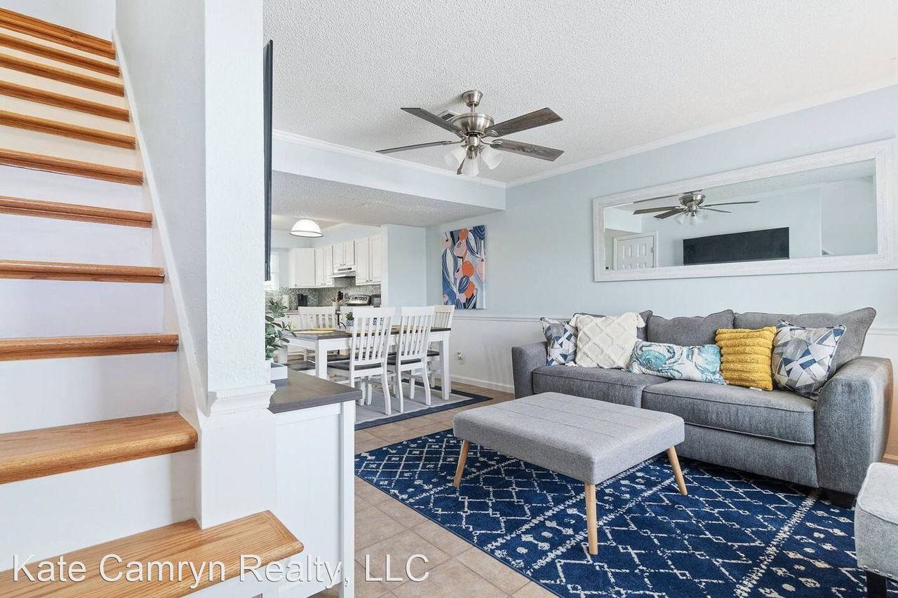 Don Carlos Dr - Photo 2 of 18