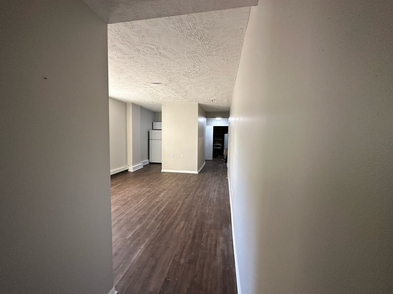 817 S Main St #E - Photo 5 of 8