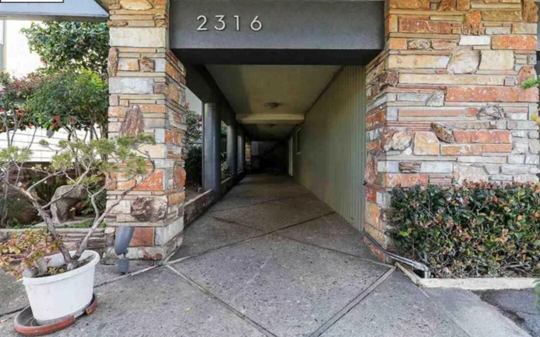 2316 Lakeshore Ave 8, Oakland, CA 94606 2 Bedroom Apartment for Rent