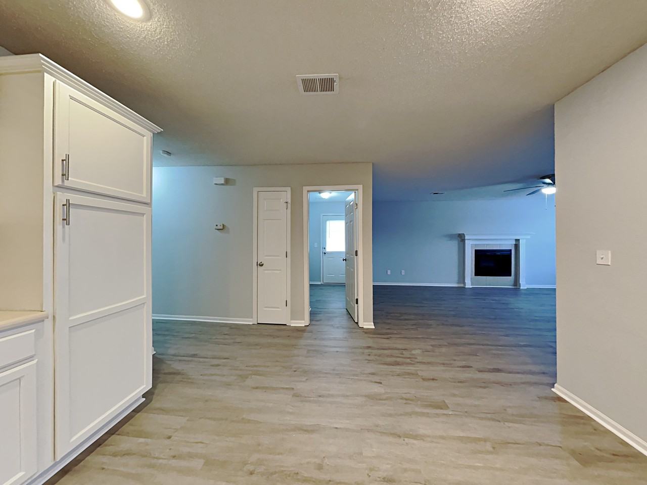 319 Nw Woodbury Dr - Photo 3 of 16