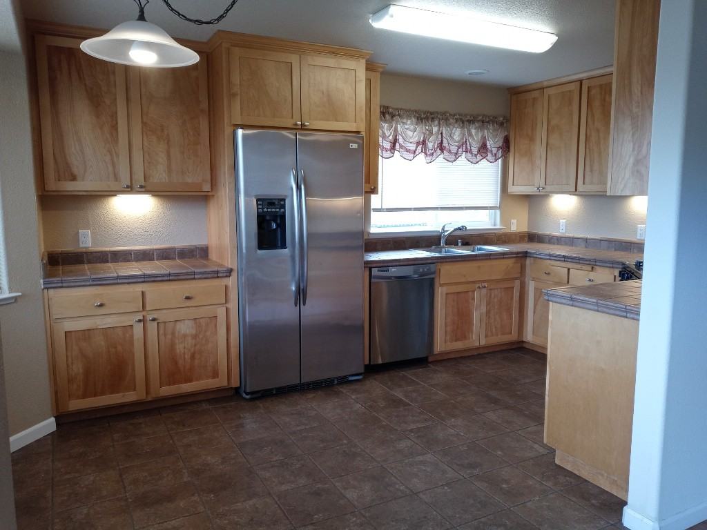 350 Island View Drive - Photo 2 of 20