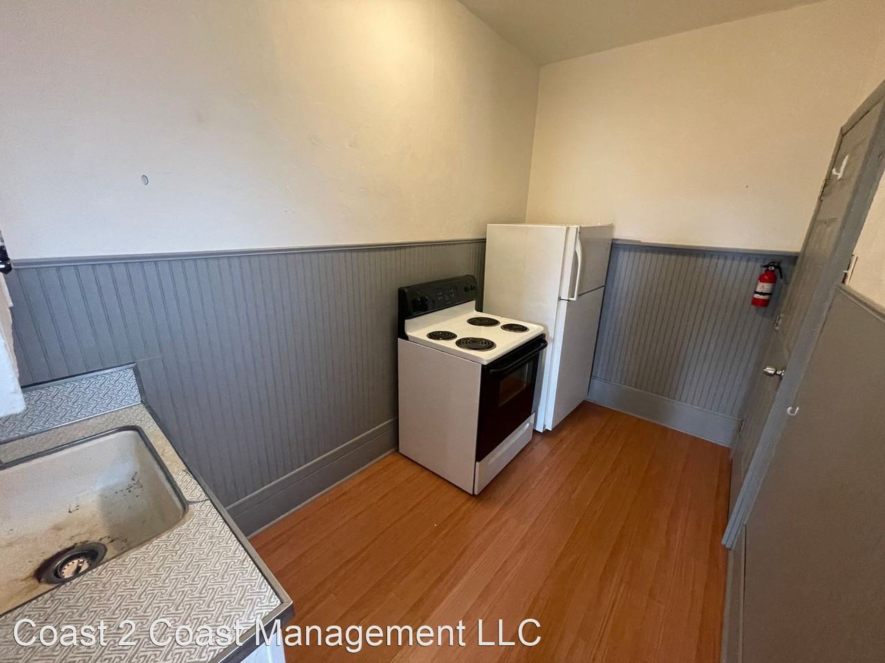 212-214 Thompson Street - Photo 3 of 18