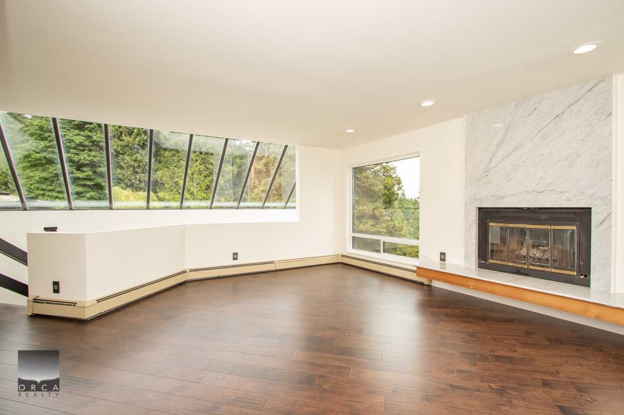 4503 Marine Dr - Photo 2 of 27