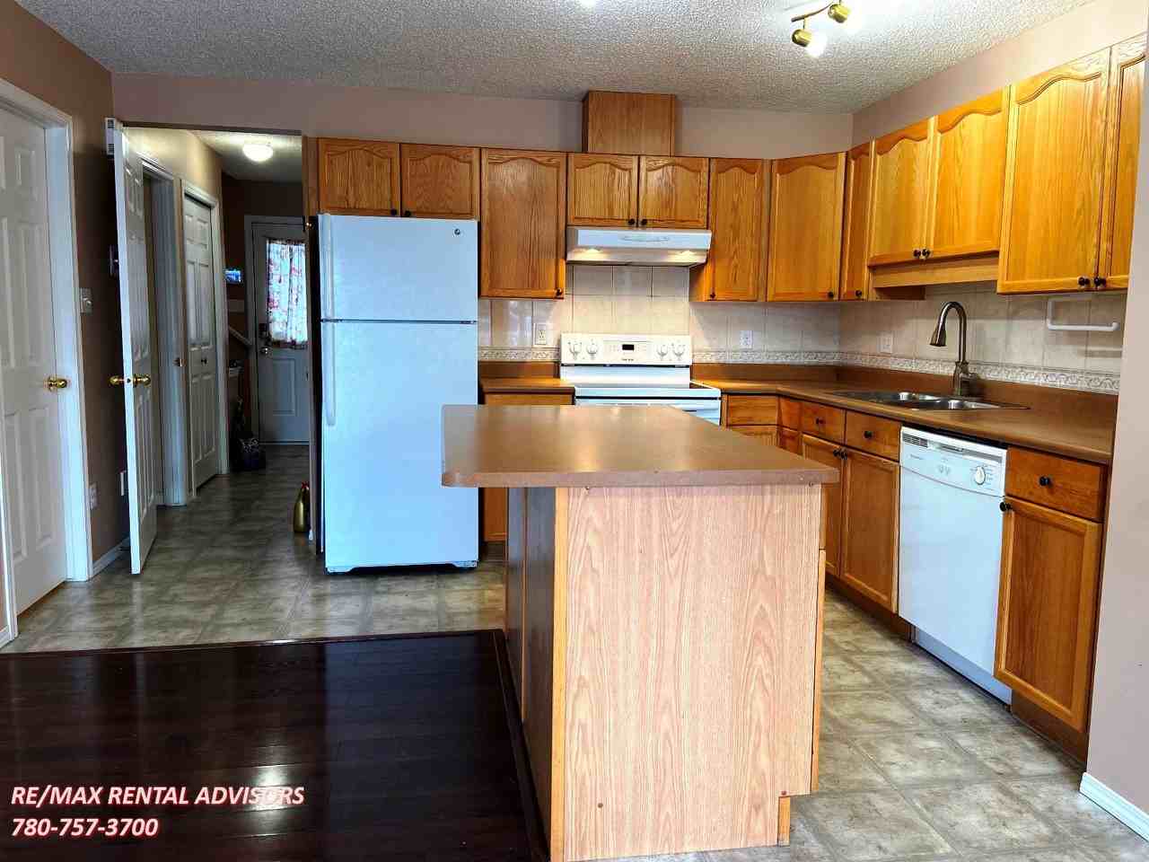 2916 26 St Nw - Photo 3 of 12