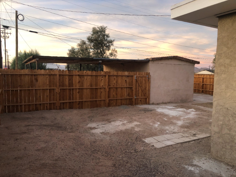 140 W Upjohn Ave - Photo 6 of 22