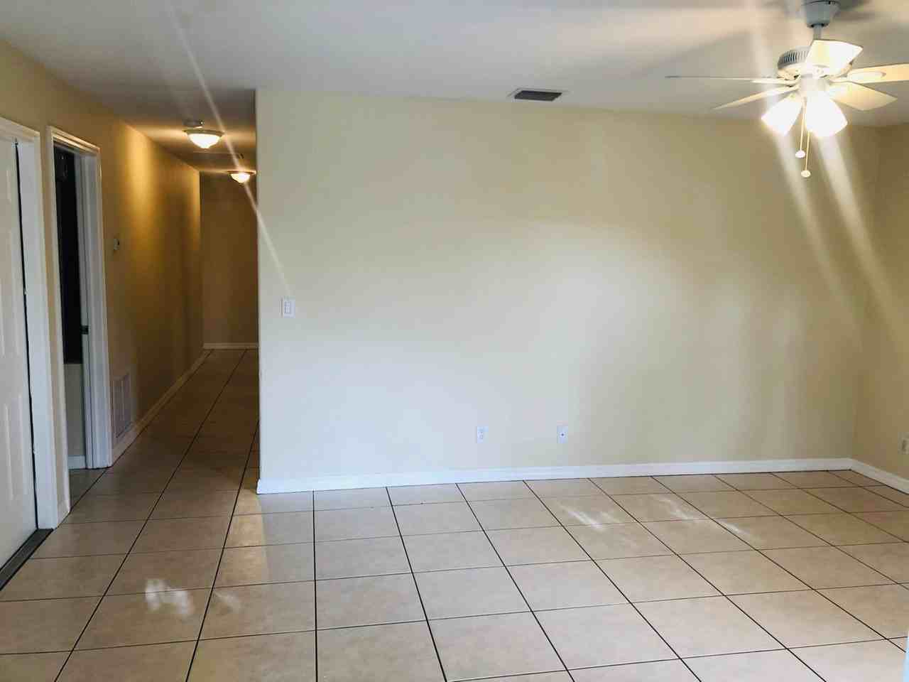 827 South E Street - Photo 3 of 19