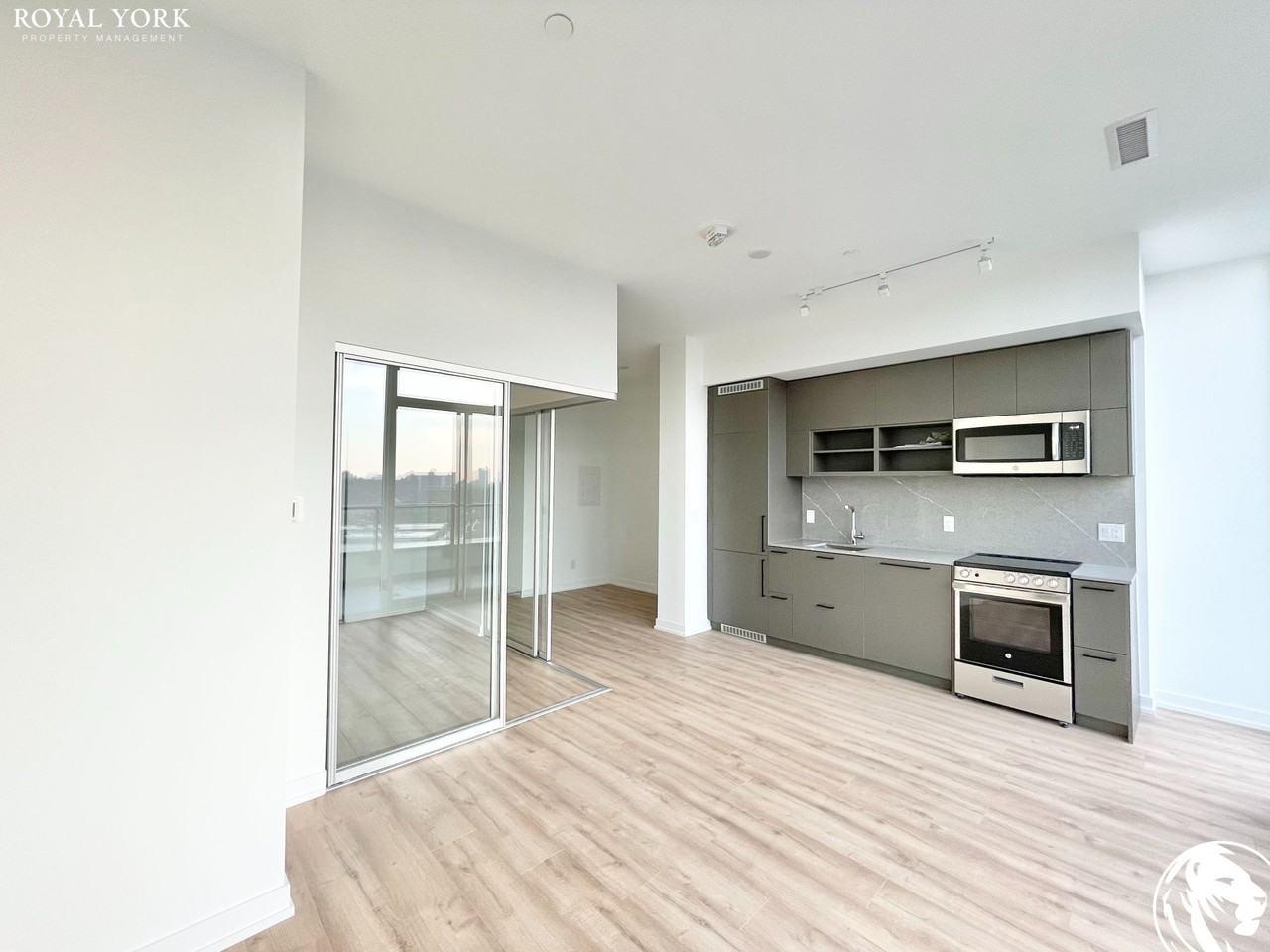 135 East Liberty St #707 - Photo 2 of 23