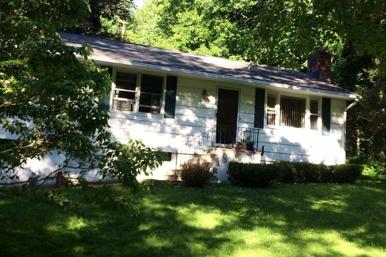 42 Maltbie Rd - Photo 3 of 10
