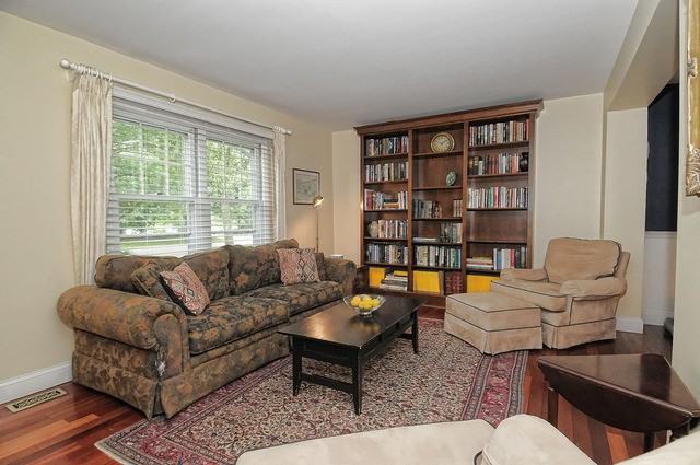 646 Mawman Ave - Photo 2 of 20