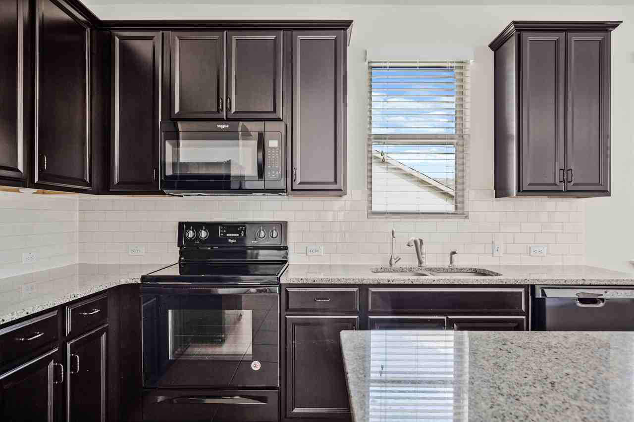 19213 Quebrada Dr - Photo 6 of 28