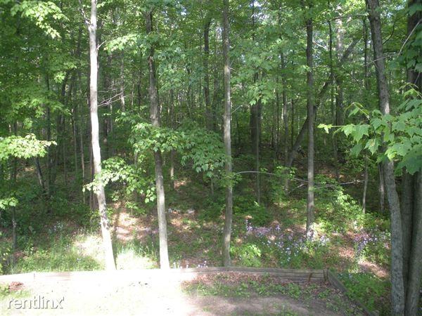 1330 Hillside Dr - Photo 3 of 7