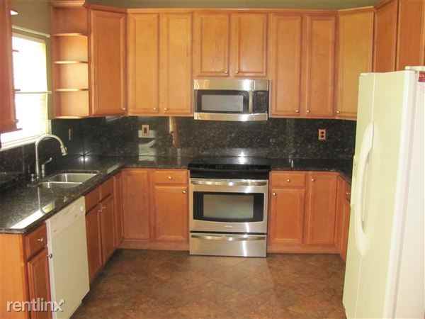 16356 Smithfield Heights Dr - Photo 2 of 10