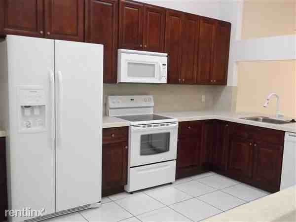 11065 NW 38th Pl - Photo 3 of 17