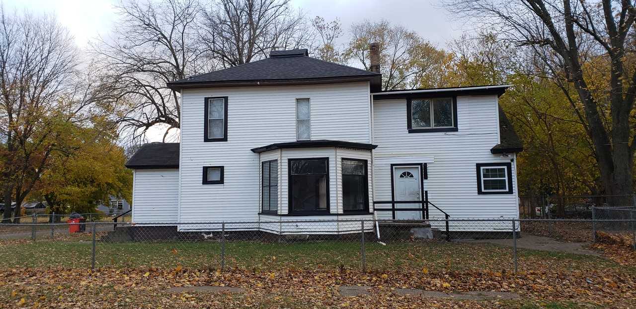 708 Pavone St - Photo 3 of 44
