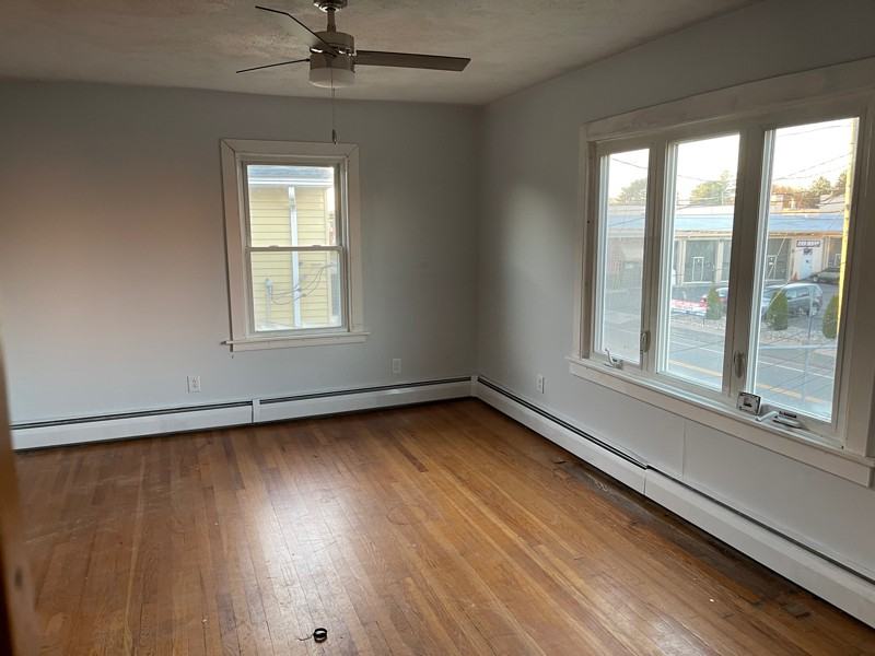 485 Tolland St - Photo 3 of 4
