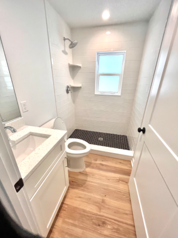 615 Azalea Ln - Photo 3 of 8