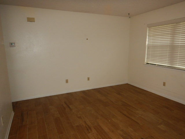 2114 Hollyhill Rd #1 - Photo 5 of 7