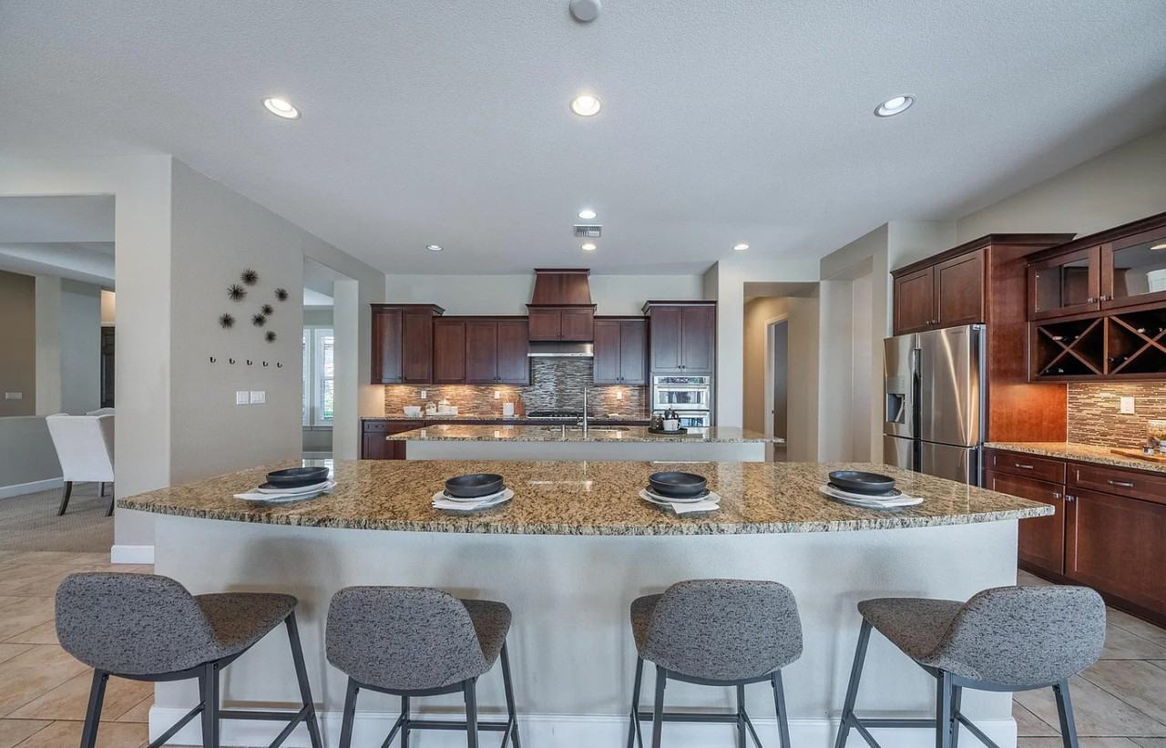 9870 Gainsborough Ln #1 - Photo 5 of 18