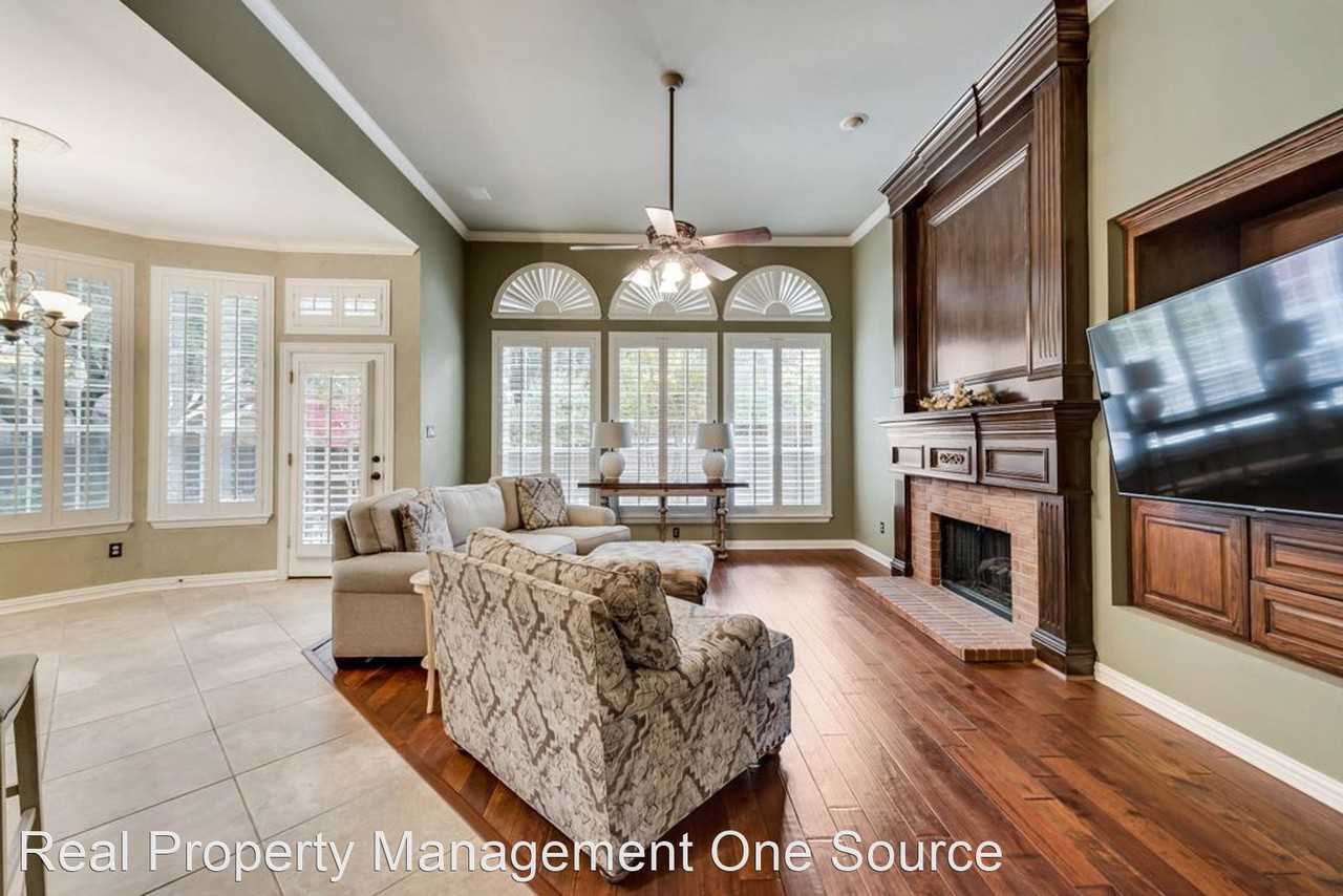 912 Cross Plains Dr - Photo 2 of 28