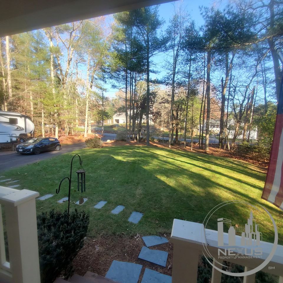 137 Pine St - Photo 2 of 47