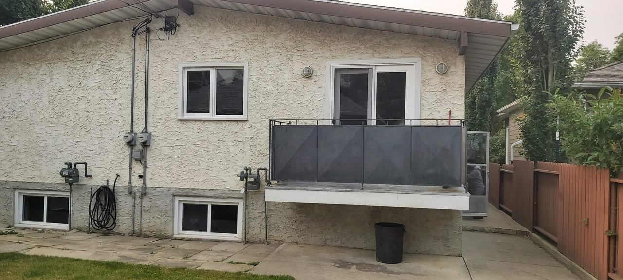 8732 83 Ave Nw - Photo 2 of 9