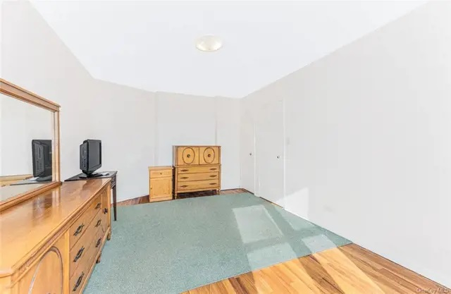 4320 Van Cortlandt Park E - Photo 2 of 10