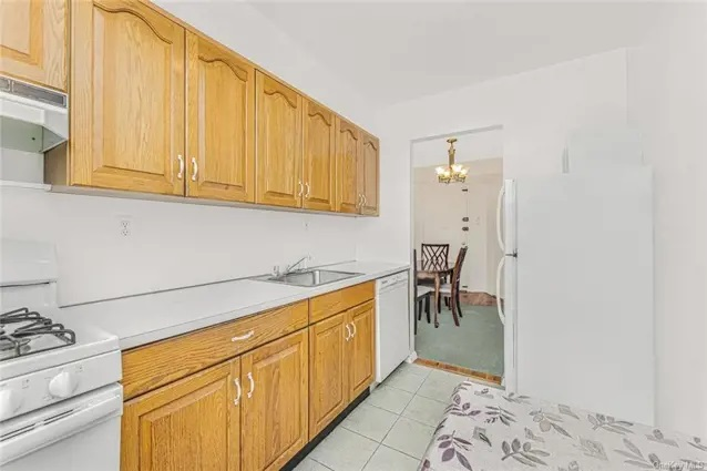 4320 Van Cortlandt Park E - Photo 3 of 10