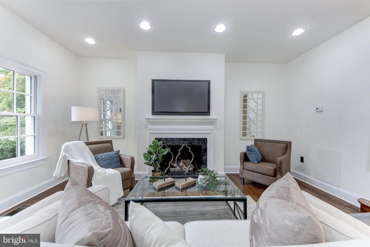 2559 Waterside Dr Nw - Photo 2 of 25