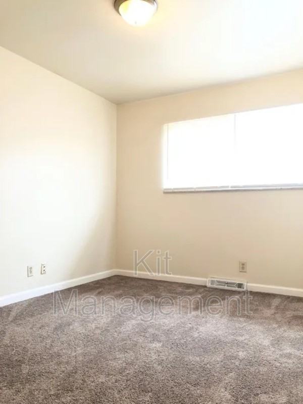 2241 W Laskey Rd - Photo 5 of 5