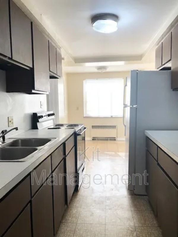 2535 W Bancroft St #8 - Photo 7 of 8