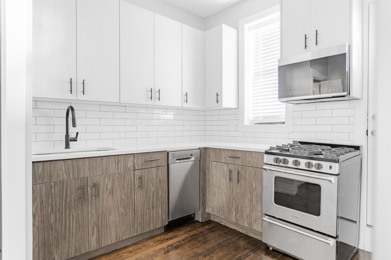 2957-9 N. Milwaukee/3001 N. Central Park - Photo 2 of 15