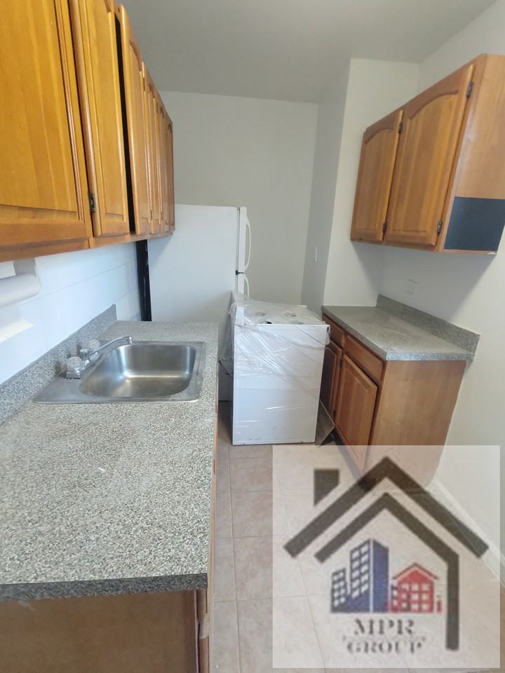 2116 Haviland Avenue #4B - Photo 2 of 11