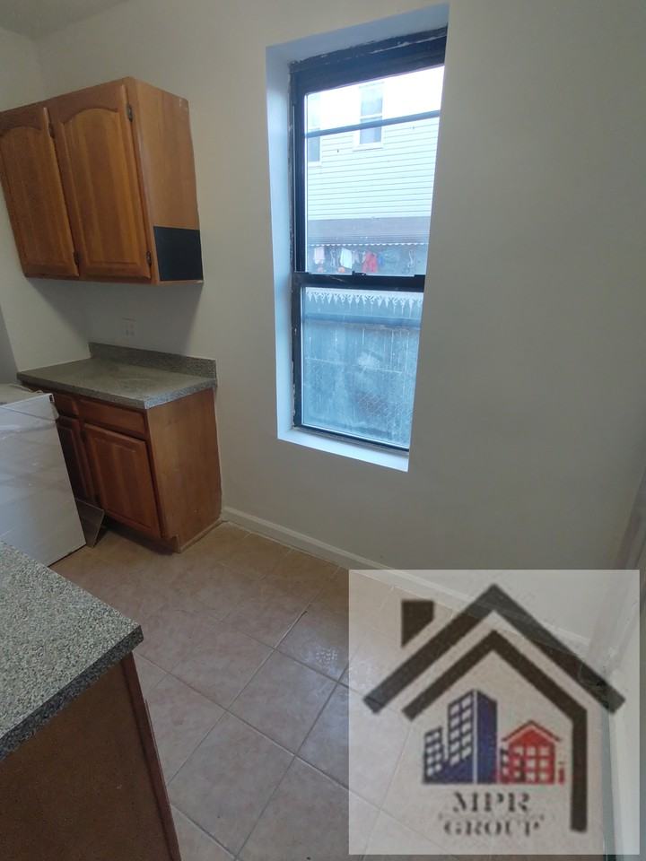 2116 Haviland Avenue #4B - Photo 3 of 11