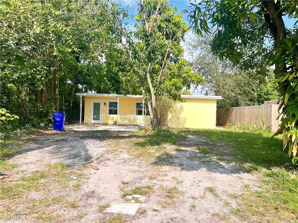 5605 Polk St - Photo 2 of 15