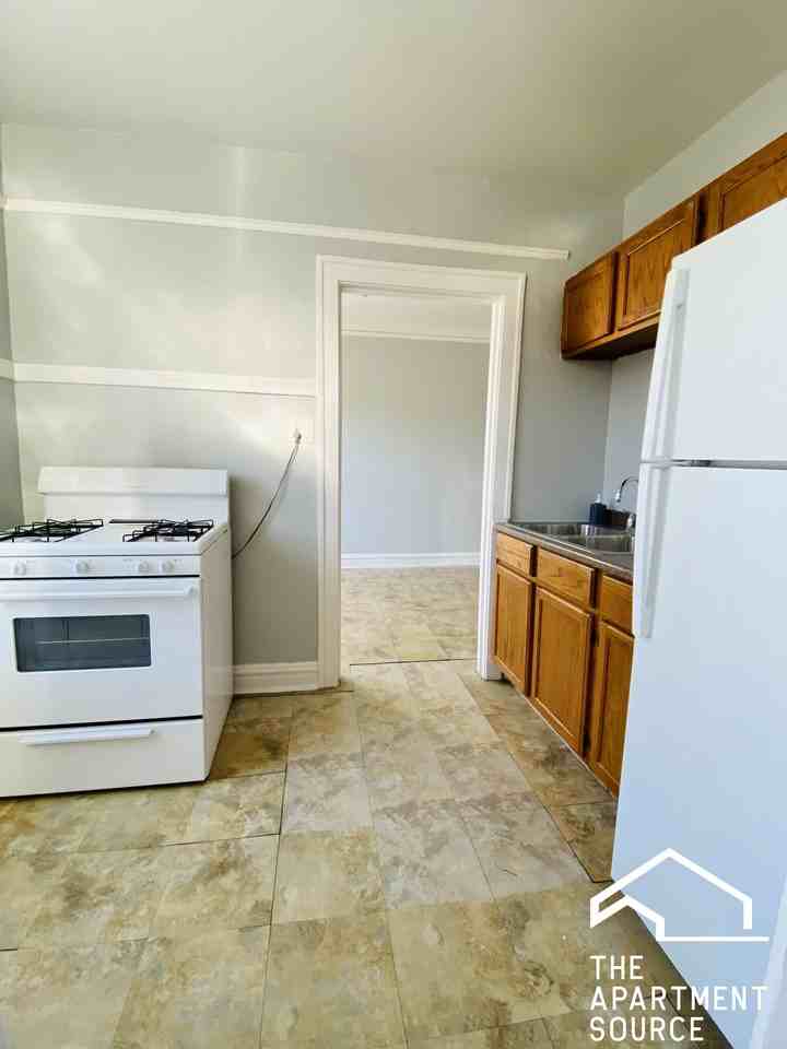 5910 W 26th St #1E - Photo 5 of 12