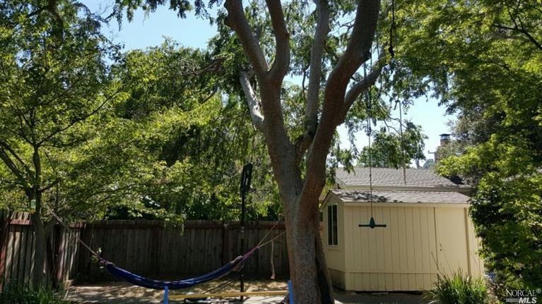 535 Quietwood Dr - Photo 3 of 8