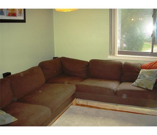 31 Kate Ln - Photo 3 of 11