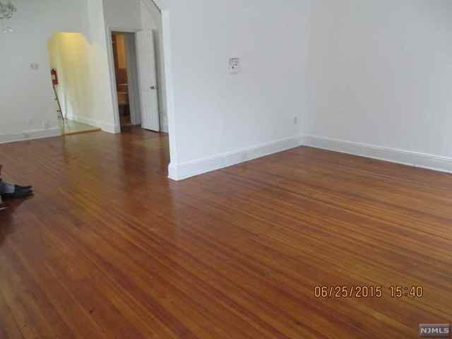 292 Crestview Pl - Photo 3 of 15