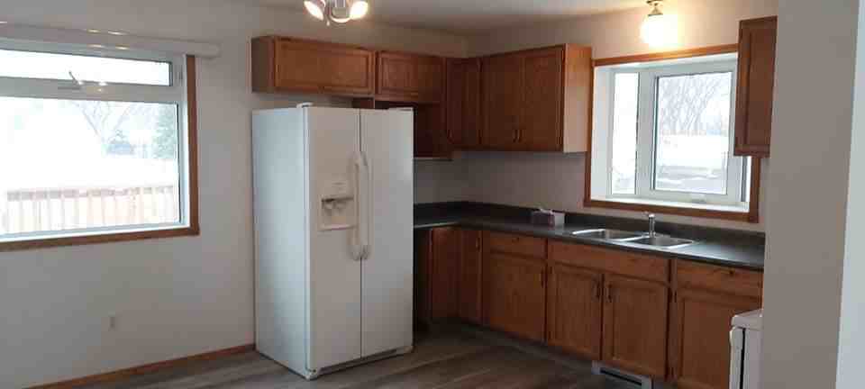 12303 57 St Nw - Photo 2 of 7